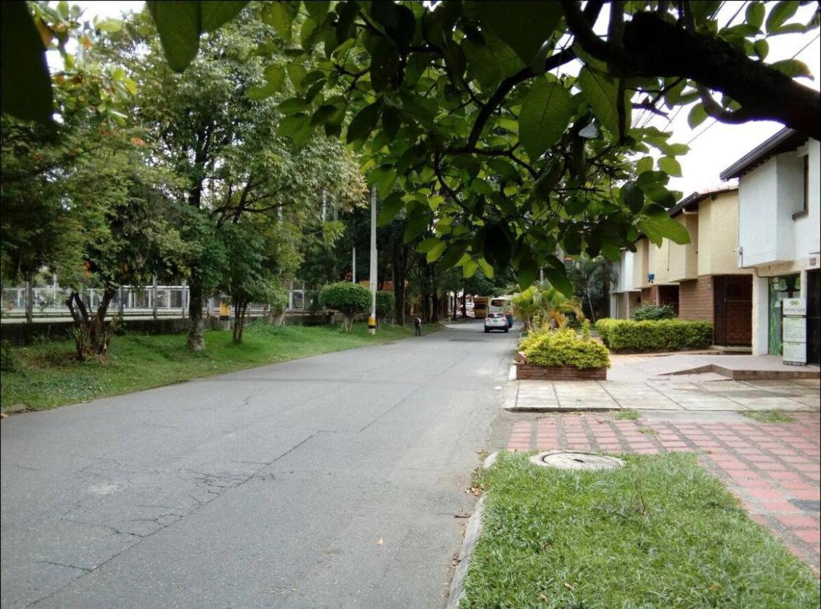 Habitación en casa particular Acogedora Privada - Belen Rosales Laureles Medellín